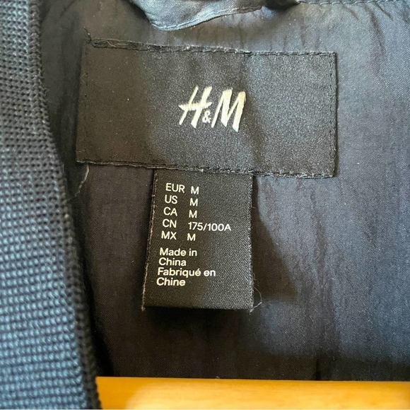 H&M Men’s Dark Navy Bomber Jacket Quilted Zip-up Medium - Picture 2 of 5